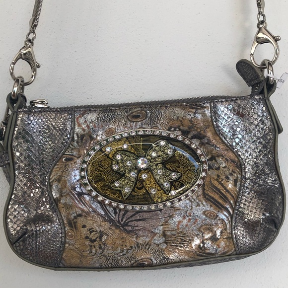 NWOT Metallic  Silver/ Gold  Shoulder Bag with Jeweled Medallion - Picture 4 of 8